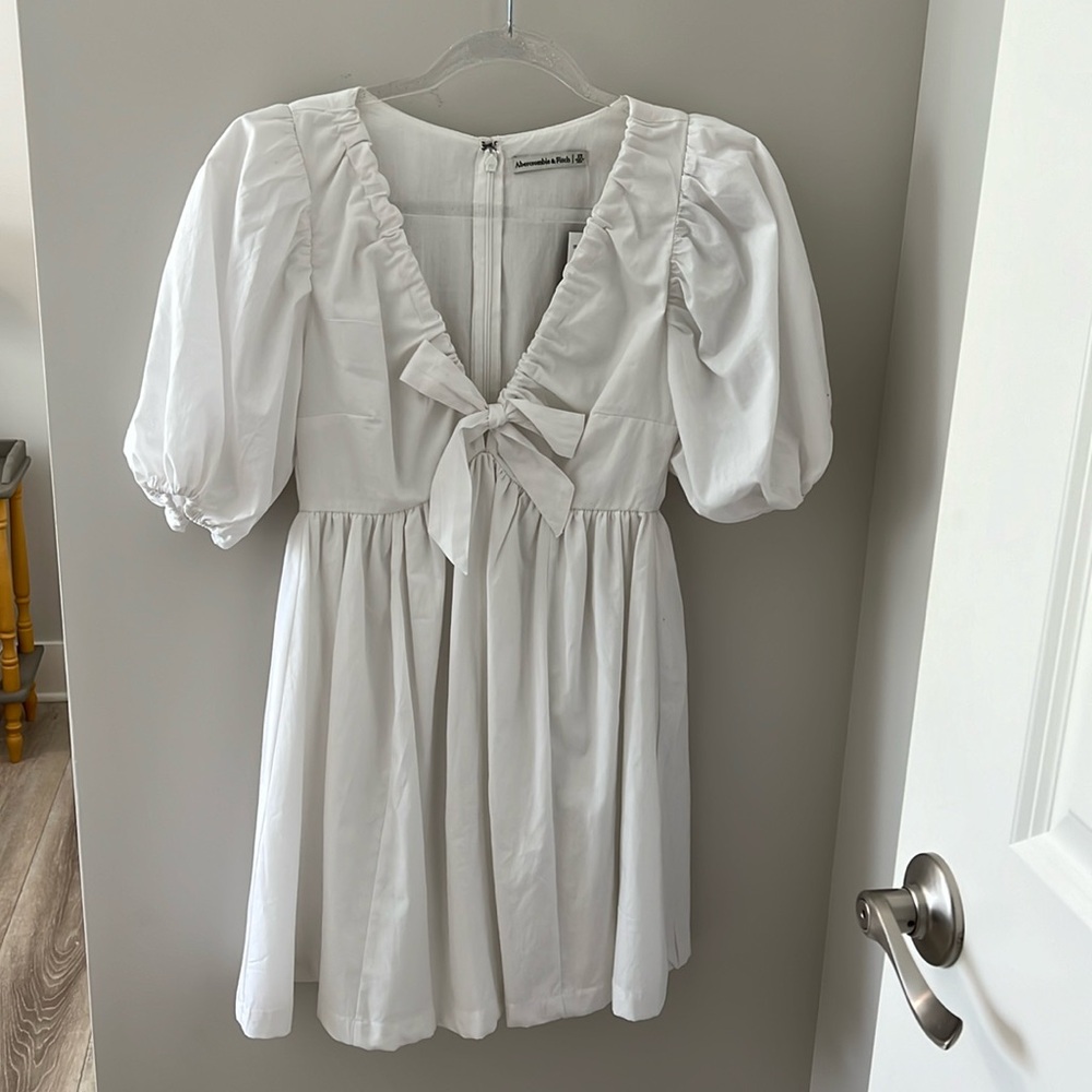 Abercrombie & Fitch NWT White Puff Sleeve Dress with Bow Tie Front